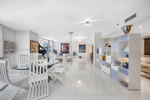 Condominio en venta en Miami, Florida, 2 dormitorios № 1893303 - foto 2