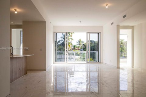 Condo in Miami, Florida, 4 bedrooms  № 2254143 - photo 3