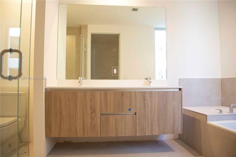 Condo in Miami, Florida, 4 bedrooms  № 2254143 - photo 10