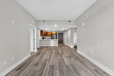 Condo in Orlando, Florida, 3 bedrooms № 2207802 - photo 15