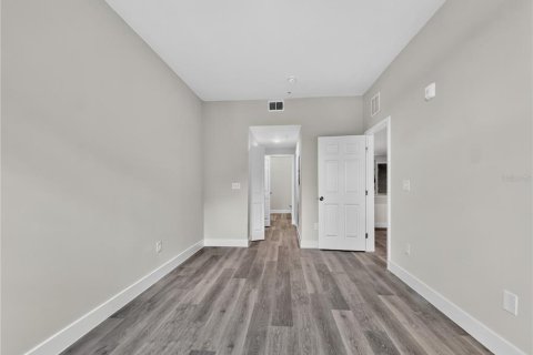 Condo in Orlando, Florida, 3 bedrooms № 2207802 - photo 17