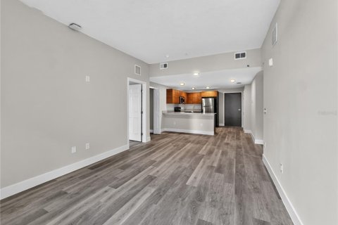 Condo in Orlando, Florida, 3 bedrooms № 2207802 - photo 14