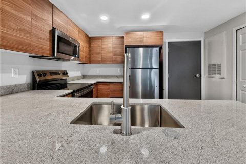 Condo in Orlando, Florida, 3 bedrooms № 2207802 - photo 4