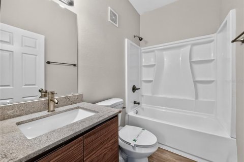 Condo in Orlando, Florida, 3 bedrooms № 2207802 - photo 11