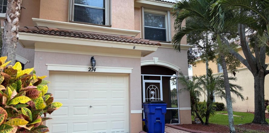 Townhouse in Royal Palm Beach, Florida 3 bedrooms, 146.69 sq.m. № 2084132