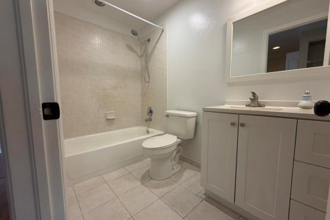 Townhouse in Royal Palm Beach, Florida 3 bedrooms, 146.69 sq.m. № 2084132 - photo 27