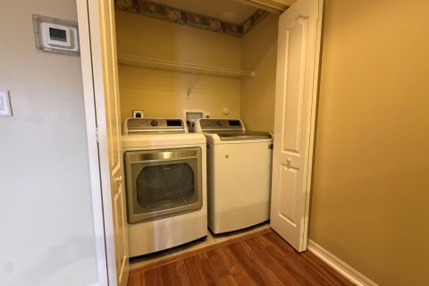 Townhouse in Royal Palm Beach, Florida 3 bedrooms, 146.69 sq.m. № 2084132 - photo 17