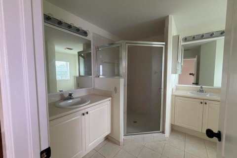 Townhouse in Royal Palm Beach, Florida 3 bedrooms, 146.69 sq.m. № 2084132 - photo 24
