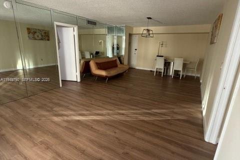 Купить кондоминиум в Халландейл-Бич, Флорида 2 спальни, 102.19м2, № 2005549 - фото 14