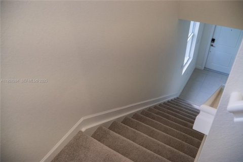 Townhouse in Miami, Florida 3 bedrooms № 1983640 - photo 13