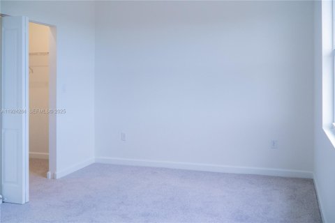 Townhouse in Miami, Florida 3 bedrooms № 1983640 - photo 11