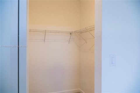 Townhouse in Miami, Florida 3 bedrooms № 1983640 - photo 25