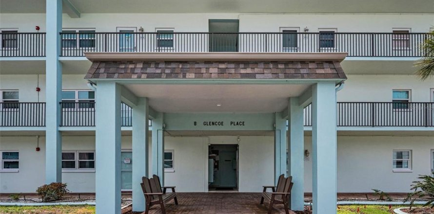 Condominio en Dunedin, Florida, 1 dormitorio № 1725309