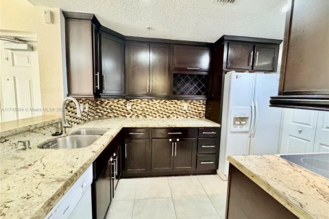 Купить кондоминиум в Дорал, Флорида 2 спальни, 103.59м2, № 1692072 - фото 15