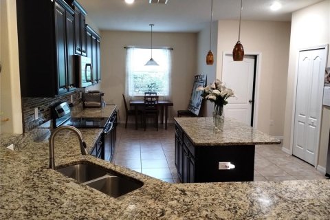 Casa en venta en Spring Hill, Florida, 4 dormitorios, 213.02 m2 № 2344698 - foto 5