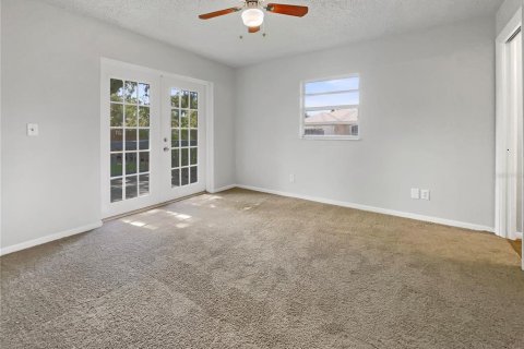 House in Kenneth City, Florida 3 bedrooms, 104.14 sq.m. № 1856062 - photo 15