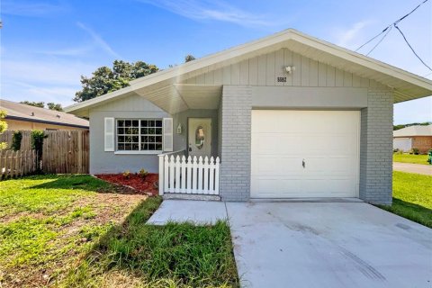 House in Kenneth City, Florida 3 bedrooms, 104.14 sq.m. № 1856062 - photo 10