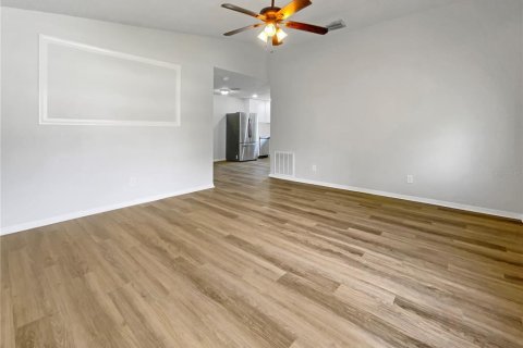 House in Kenneth City, Florida 3 bedrooms, 104.14 sq.m. № 1856062 - photo 11