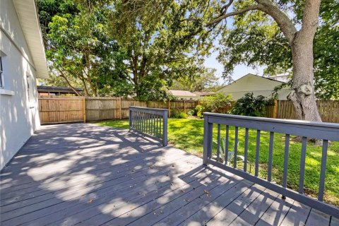 House in Kenneth City, Florida 3 bedrooms, 104.14 sq.m. № 1856062 - photo 21