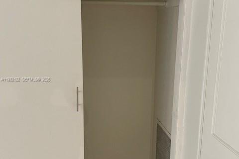 Снять в аренду кондоминиум в Бэл-Харбор, Флорида 1 спальня, 94.67м2, № 1990883 - фото 8