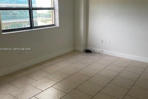 Снять в аренду кондоминиум в Бэл-Харбор, Флорида 1 спальня, 94.67м2, № 1990883 - фото 10