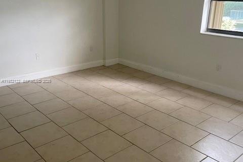 Снять в аренду кондоминиум в Бэл-Харбор, Флорида 1 спальня, 94.67м2, № 1990883 - фото 7