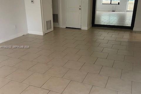 Снять в аренду кондоминиум в Бэл-Харбор, Флорида 1 спальня, 94.67м2, № 1990883 - фото 5