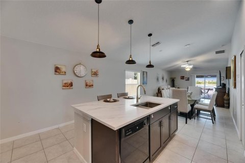 House in Ruskin, Florida 3 bedrooms, 134.8 sq.m. № 1719421 - photo 11