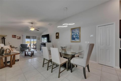 House in Ruskin, Florida 3 bedrooms, 134.8 sq.m. № 1719421 - photo 13