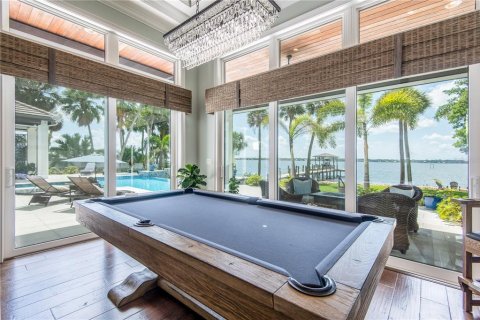 House in Merrit Island, Florida 4 bedrooms, 299.61 sq.m. № 1614482 - photo 12