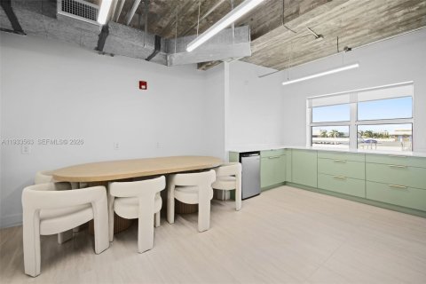 Commercial property in Miami Beach, Florida № 1996214 - photo 26