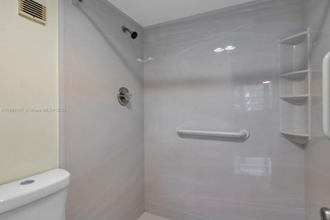 Снять в аренду кондоминиум в Пемброк-Пайнс, Флорида 2 спальни, 104.05м2, № 1941543 - фото 29