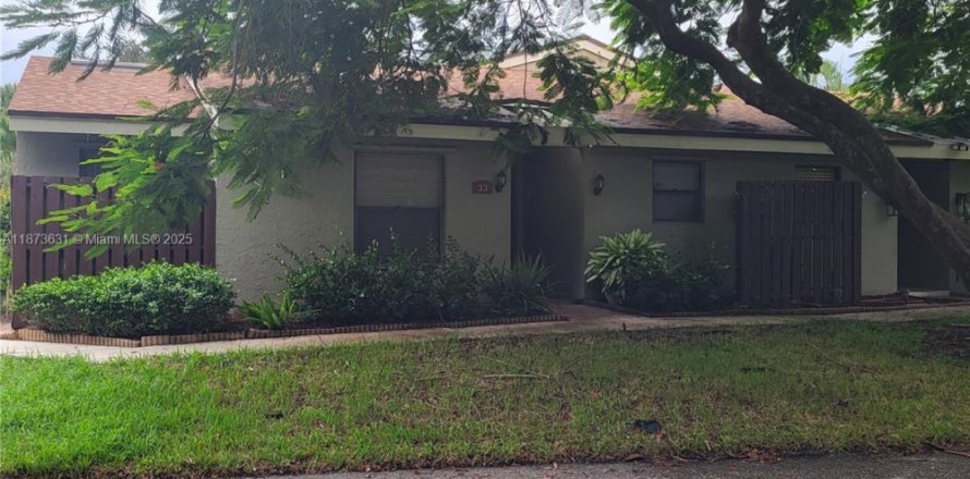 Casa en Boynton Beach, Florida 3 dormitorios, 128.21 m2 № 2031758