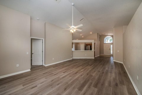 Villa ou maison à louer à Ruskin, Floride: 4 chambres, 167.97 m2 № 2100580 - photo 4