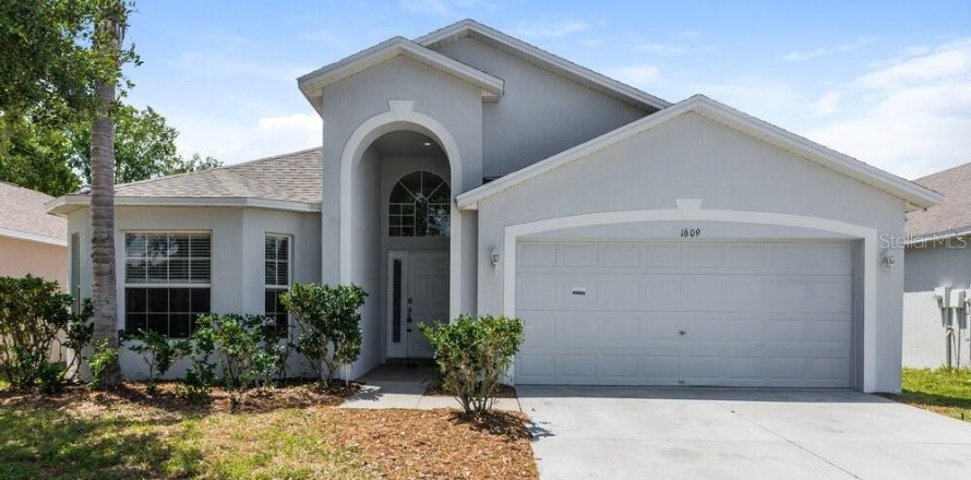 Villa ou maison à Ruskin, Floride 4 chambres, 167.97 m2 № 2100580