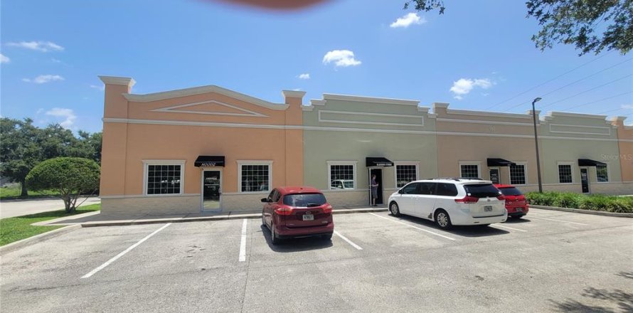 Immobilier commercial à Winter Springs, Floride 158.86 m2 № 2225350