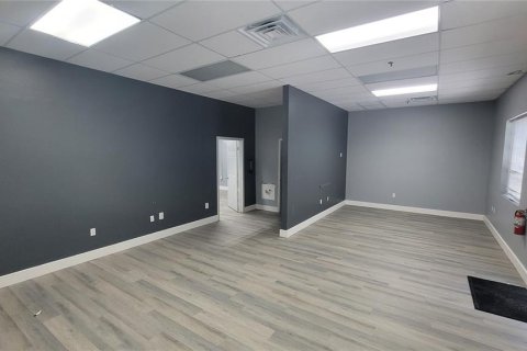 Immobilier commercial à louer à Winter Springs, Floride: 158.86 m2 № 2225350 - photo 3
