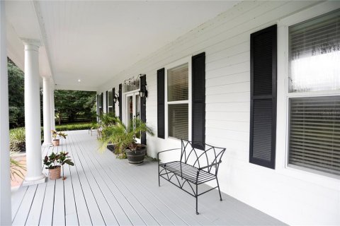 House in Brooksville, Florida 3 bedrooms, 295.99 sq.m. № 1356378 - photo 2
