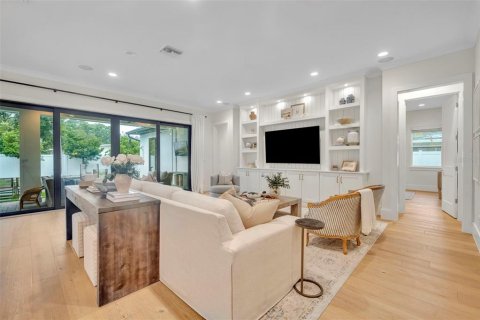 Casa en venta en Winter Park, Florida, 4 dormitorios, 307.88 m2 № 1853453 - foto 9