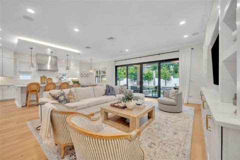 Casa en venta en Winter Park, Florida, 4 dormitorios, 307.88 m2 № 1853453 - foto 10