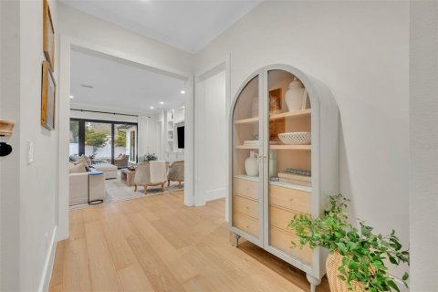 Casa en venta en Winter Park, Florida, 4 dormitorios, 307.88 m2 № 1853453 - foto 8