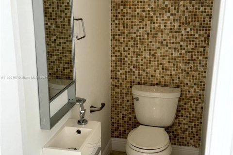 Touwnhouse à louer à Miami, Floride: 3 chambres, 171.68 m2 № 1927448 - photo 19