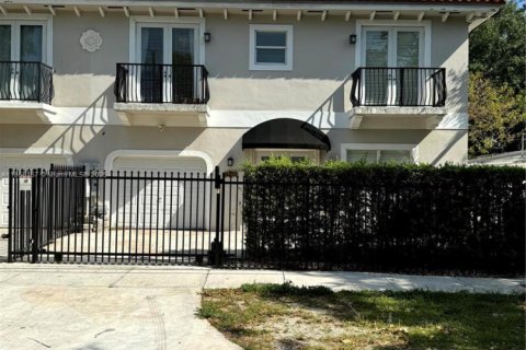 Touwnhouse à louer à Miami, Floride: 3 chambres, 171.68 m2 № 1927448 - photo 2