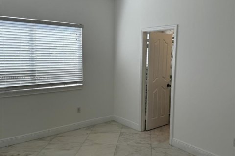 Touwnhouse à louer à Miami, Floride: 3 chambres, 171.68 m2 № 1927448 - photo 26