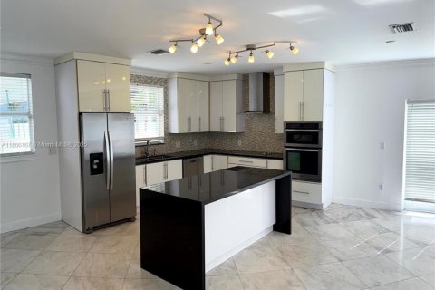 Touwnhouse à louer à Miami, Floride: 3 chambres, 171.68 m2 № 1927448 - photo 13