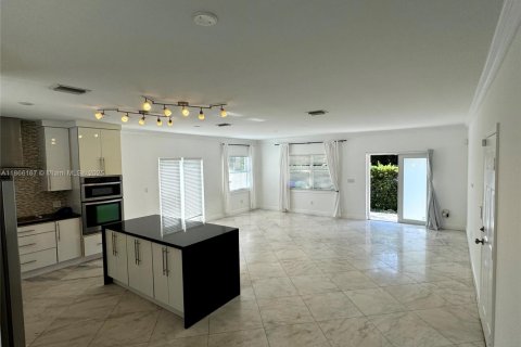 Touwnhouse à louer à Miami, Floride: 3 chambres, 171.68 m2 № 1927448 - photo 18