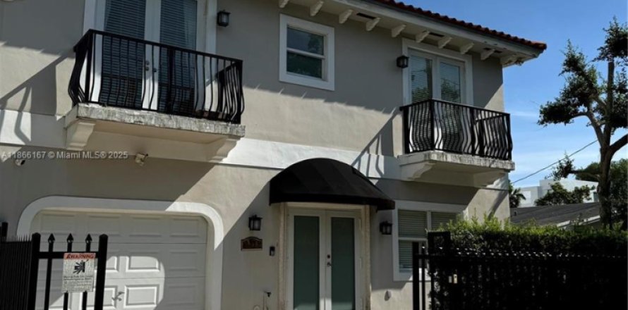 Touwnhouse à Miami, Floride 3 chambres, 171.68 m2 № 1927448