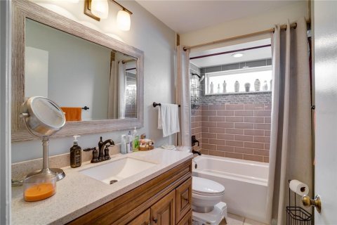 House in Bradenton, Florida 2 bedrooms, 143.44 sq.m. № 1591792 - photo 24