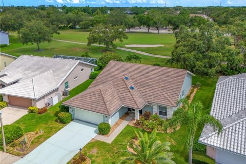 House in Bradenton, Florida 2 bedrooms, 151.24 sq.m. № 1847179 - photo 1