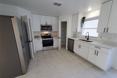 Casa en venta en Dundee, Florida, 4 dormitorios, 208.29 m2 № 2199439 - foto 5